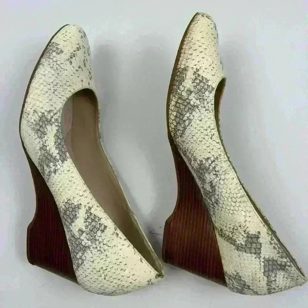 COLE HAAN The Go-to‎ Wedge Chalk Python Snake  Print- Size 8.5